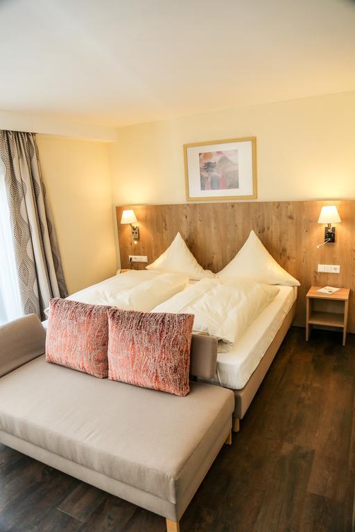Akzent Hotel Restaurant Hirsch Heidenheim an der Brenz Exteriör bild