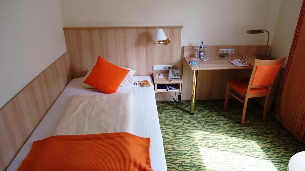 Akzent Hotel Restaurant Hirsch Heidenheim an der Brenz Exteriör bild